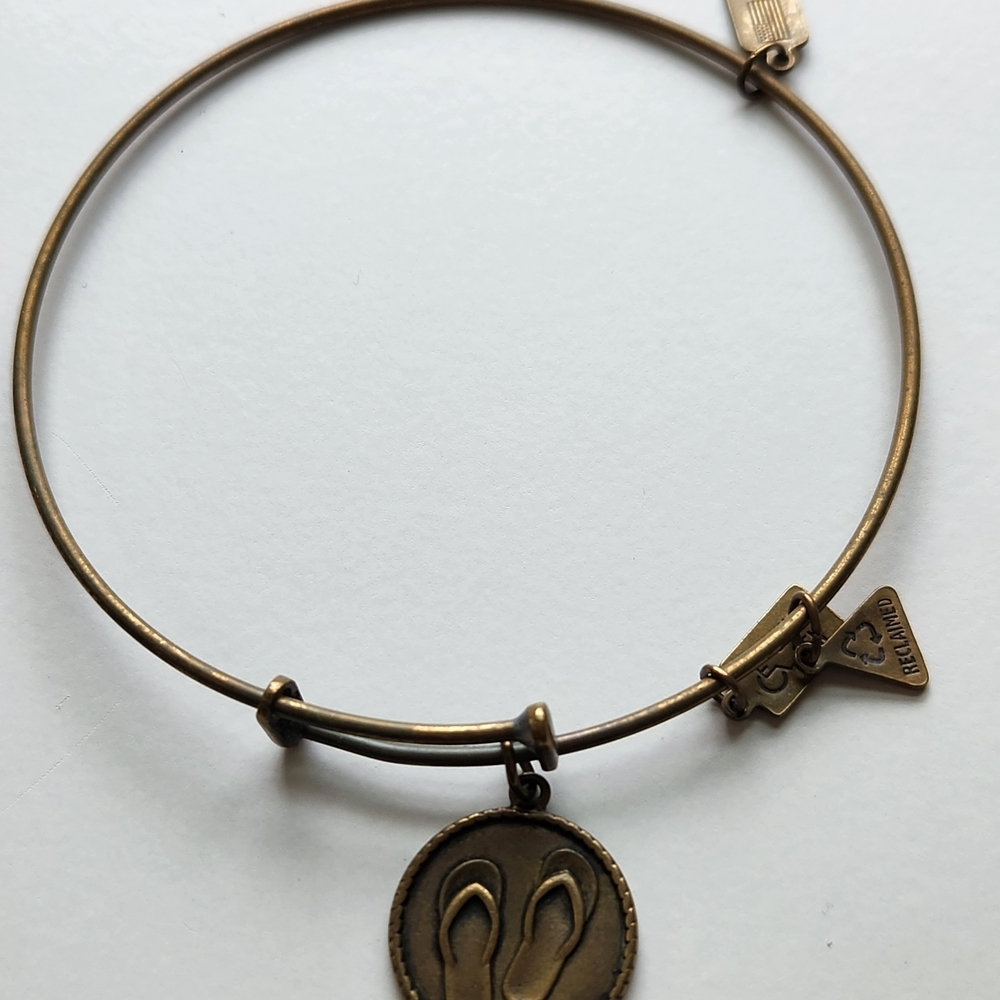 Chic Gold-Tone Charm Bracelet with Flip-Flop Pendant